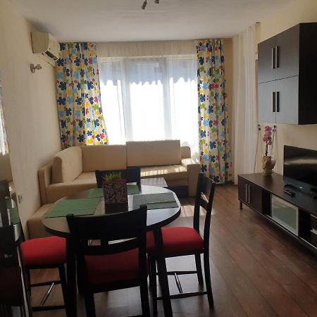 Sunny Apartment Burgas Екстер'єр фото