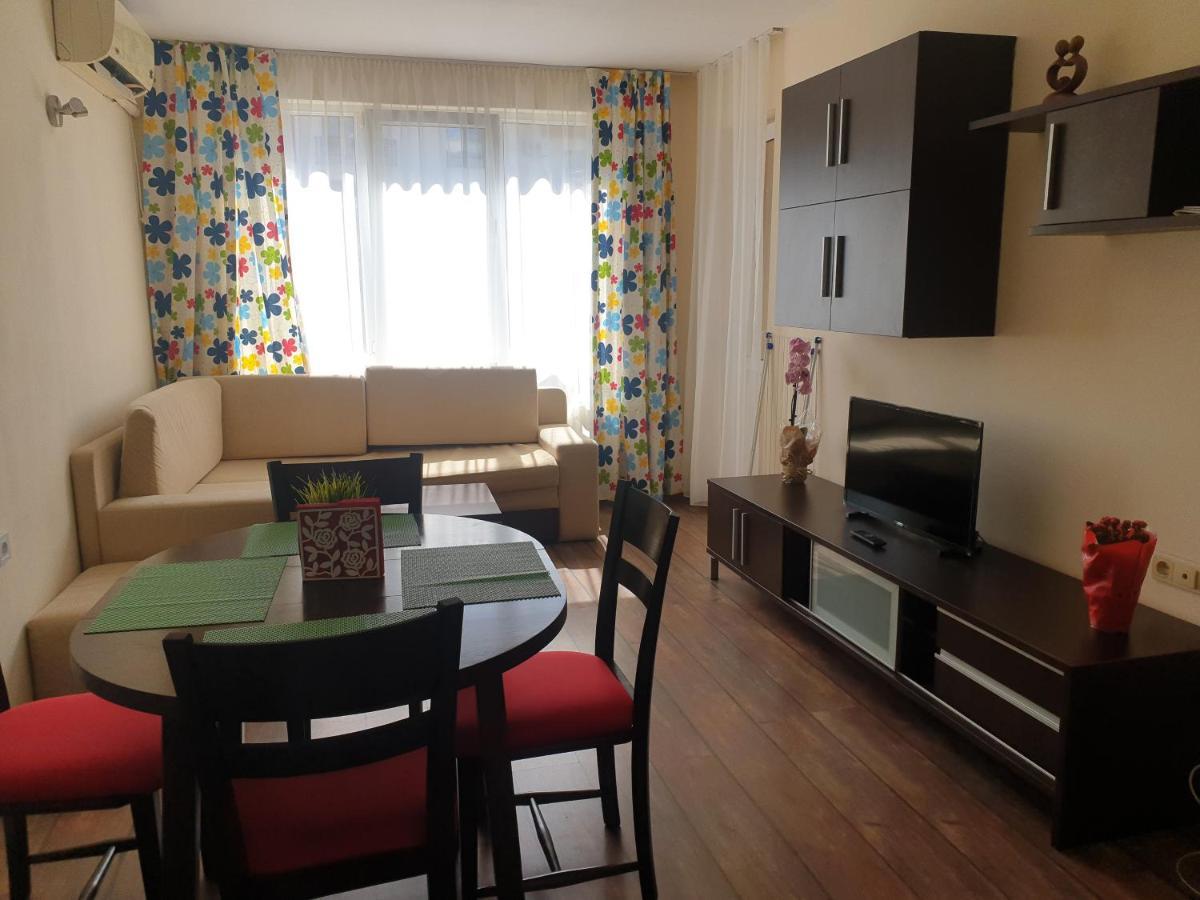 Sunny Apartment Burgas Екстер'єр фото